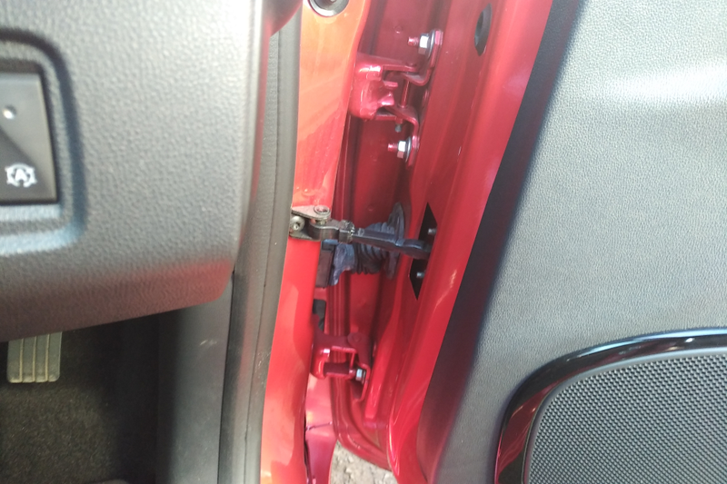 Door hinge rubber will get dressed
